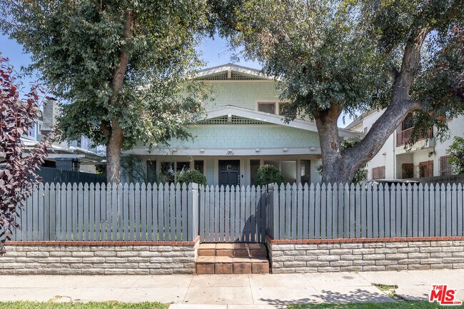 Building Photo - 1412 12th Ave