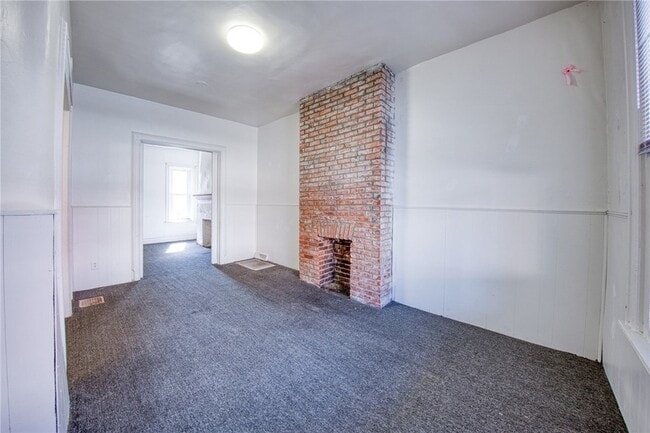 Building Photo - 354 Ophelia St