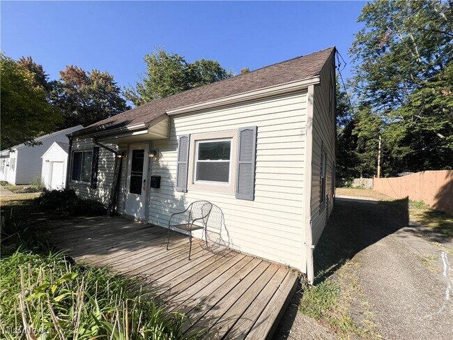 Foto del edificio - 2290 Suncrest Dr