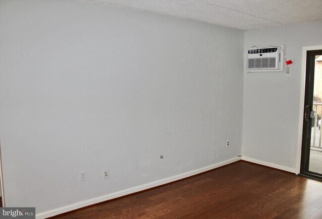 Foto del edificio - 500 Campbell Cir