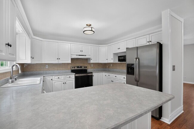 Building Photo - 20787 Red Rose Ct