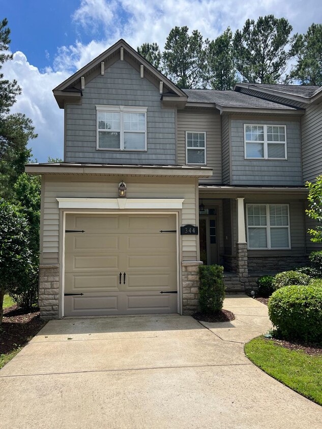 Primary Photo - Gorgeous 3 Bed 2.5 Bath Home in Fayetteville