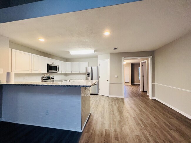 Foto del edificio - 1072 Gould Pl