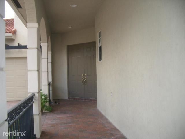 Building Photo - 102 Via Zamora