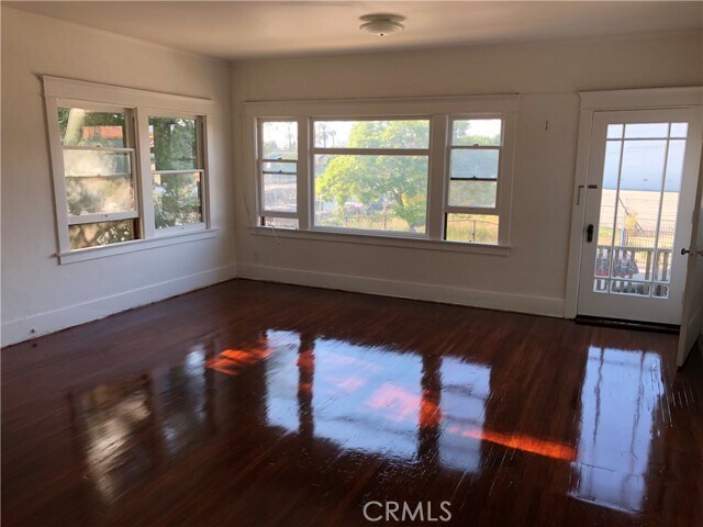 Foto del edificio - 342 E 8th St