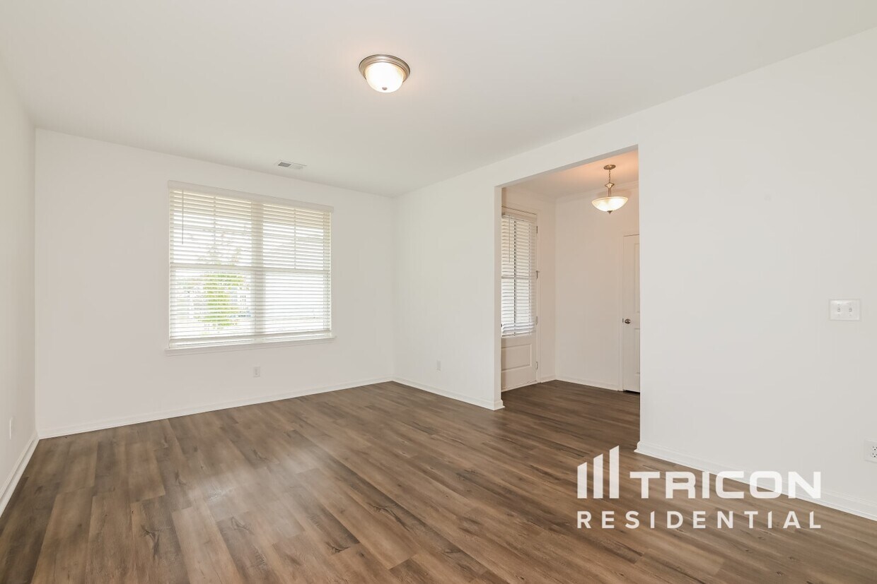 Foto principal - 117 Everett Sq
