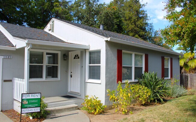 Building Photo - Charming 3 bed 1 Bath Home in Great Santa ...