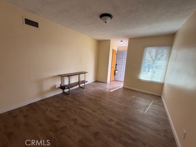 Foto del edificio - 8653 Norwood Pl