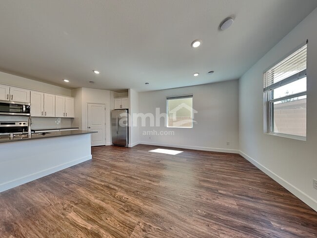 Building Photo - 9171 Ribbon Mdw Ct