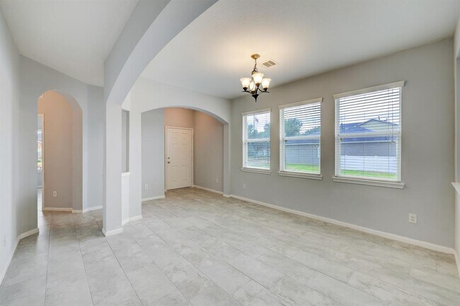 Foto del edificio - 6302 Provident Green Dr