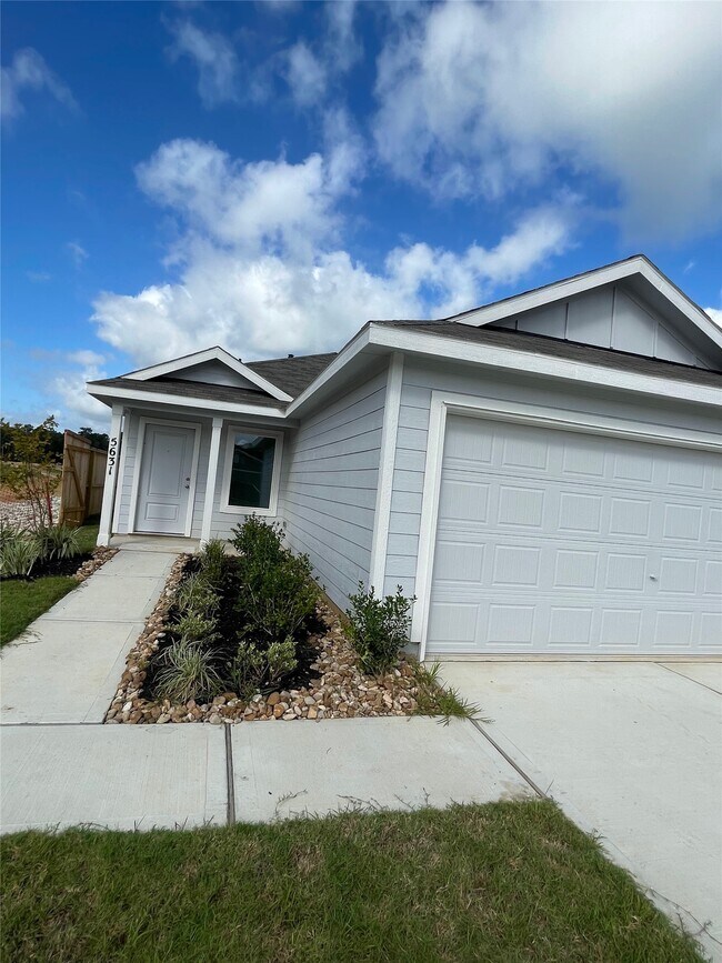Foto del edificio - 5631 Shelford Birch Dr