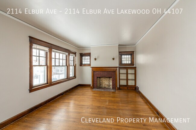Building Photo - Charming Lakewood Up Unit