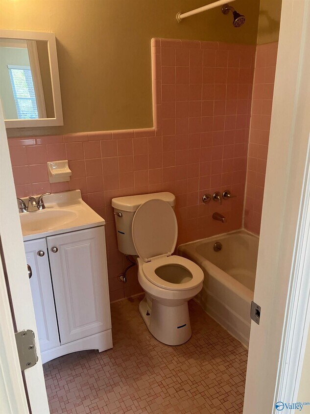 Building Photo - 3504 Penny St SW