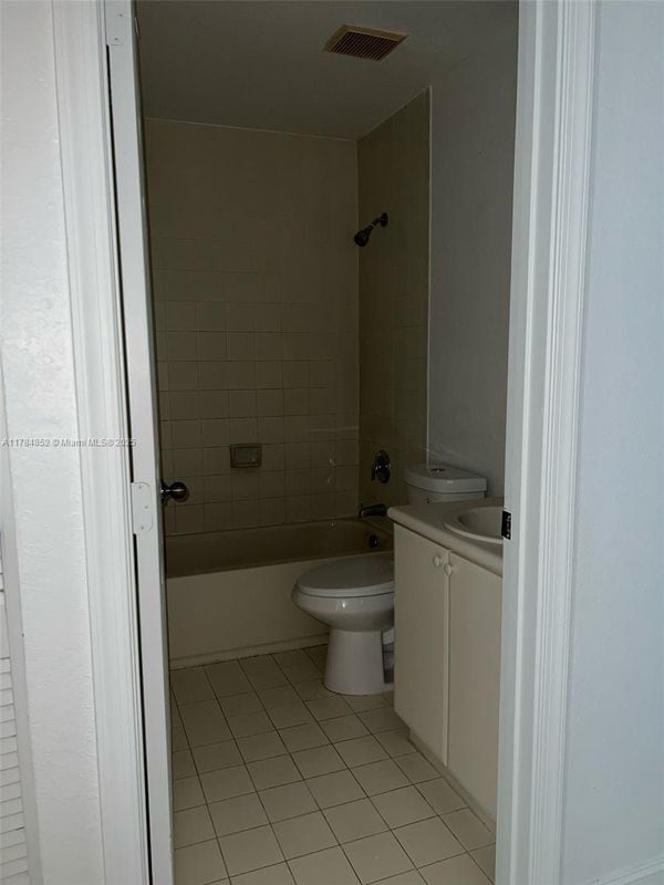 Building Photo - 2460 SE 15th Pl