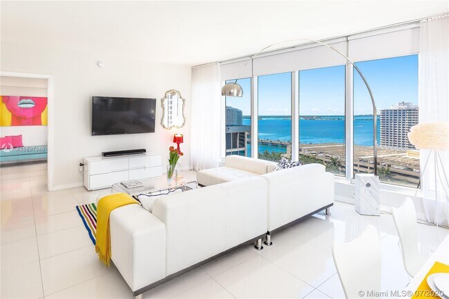 Building Photo - 485 Brickell Ave