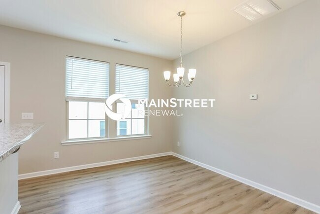 Foto del edificio - 3 Bedroom Pet-Friendly Home in Clayton, NC with Main Street Renewal