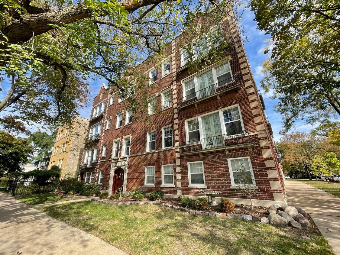 Primary Photo - 4303 N Paulina St
