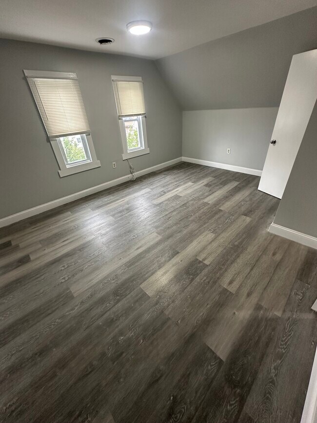 Bedroom - 128 Spring St