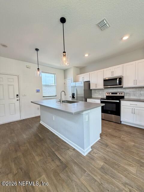 Foto del edificio - 57 Elmhurst Ln
