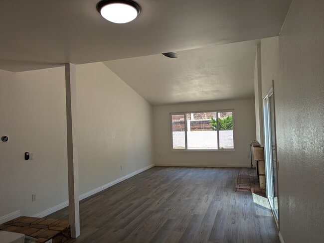 Building Photo - 12876 Calle De Las Rosas