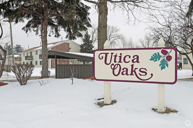 Signage - Utica Oaks