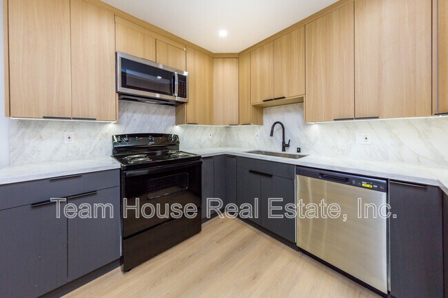 Building Photo - 7510 Etiwanda Ave