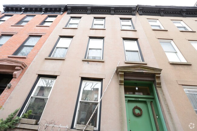 Building Photo - 320 Sackett St