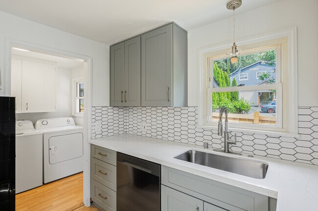 Photo - 6522 16th Ave SW House