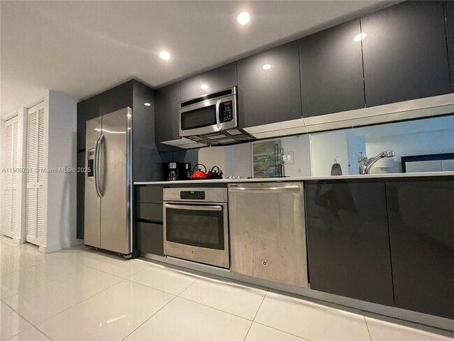 Building Photo - 31 SE 6th St