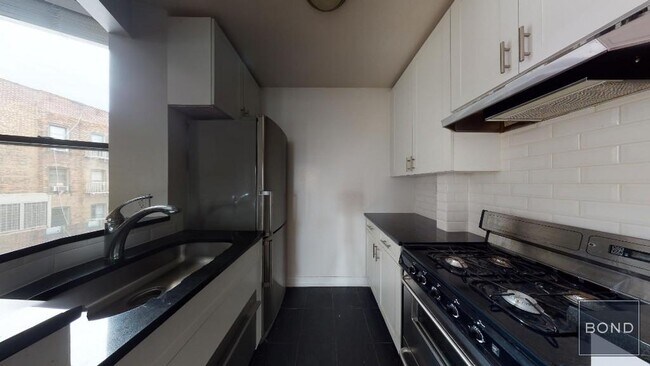 Foto del edificio - 240 Waverly Pl