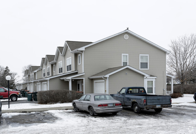 Foto del edificio - Oak Run Townhomes