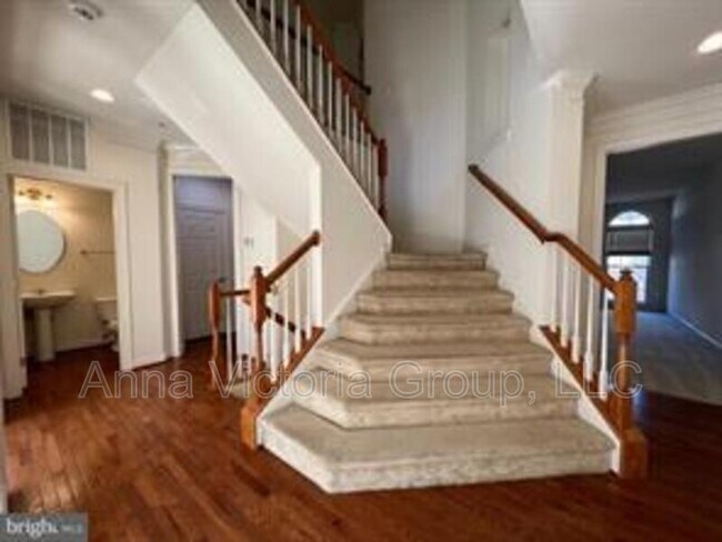 Building Photo - 15808 Buxton Pl