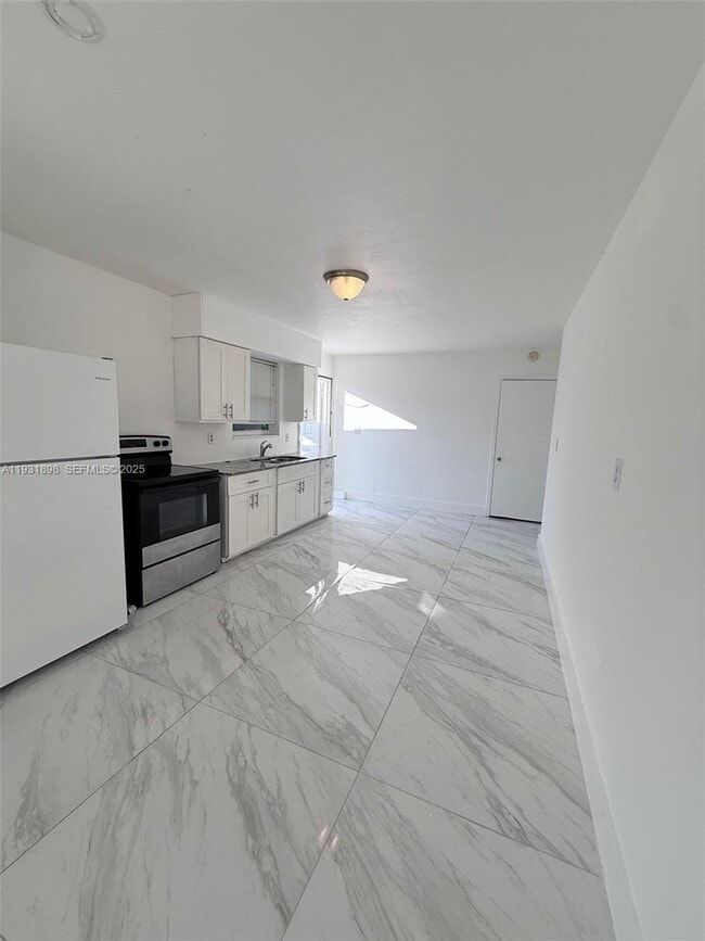 Building Photo - 4265 SW 51st St