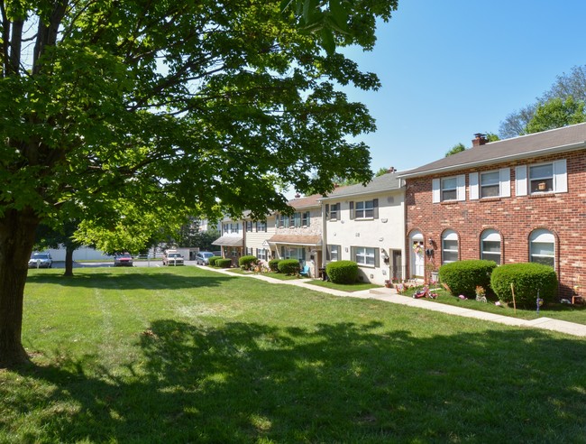 Residential Buildings - Rolling Glen Townhomes and Apartments