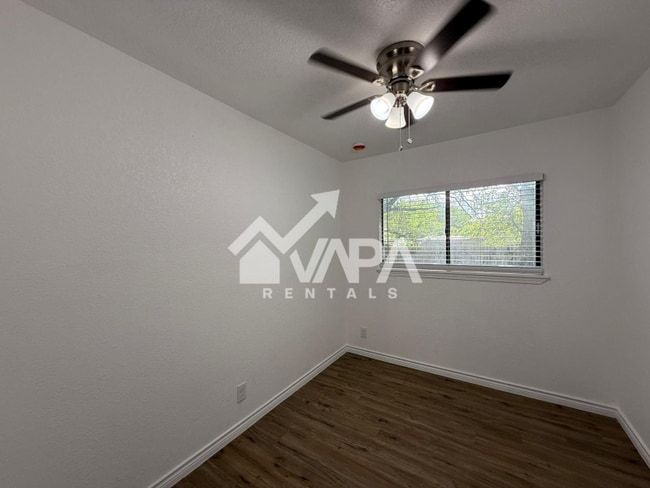 Building Photo - 4028 Coral Sunrise