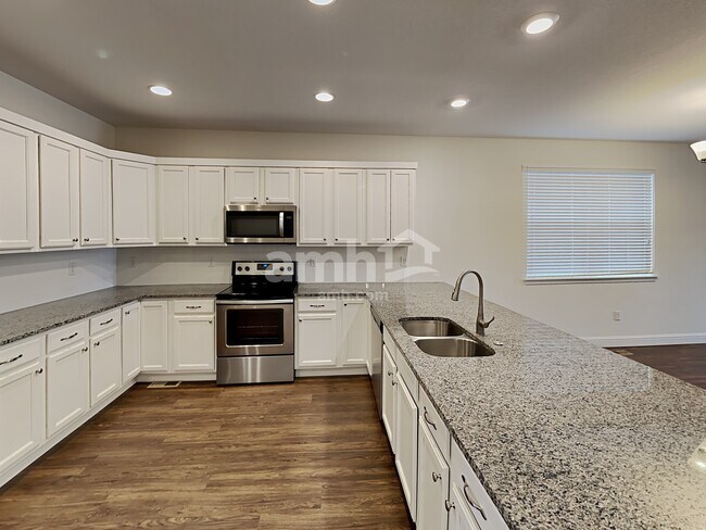Foto del edificio - 10214 Dogwood Street