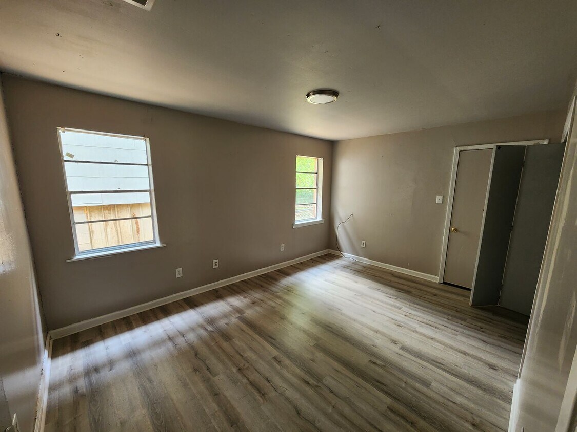 Foto del edificio - Special!!  Half off deposit!