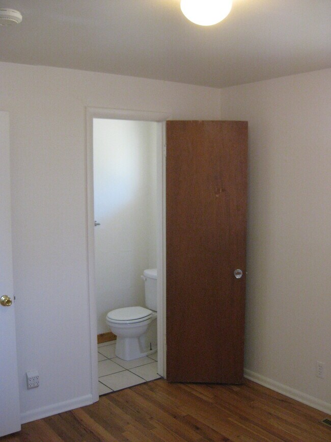 Building Photo - Pre-Lease: 3 Bed 1.5 Bath Ranch Home With Large Backyard Close To East Campus.