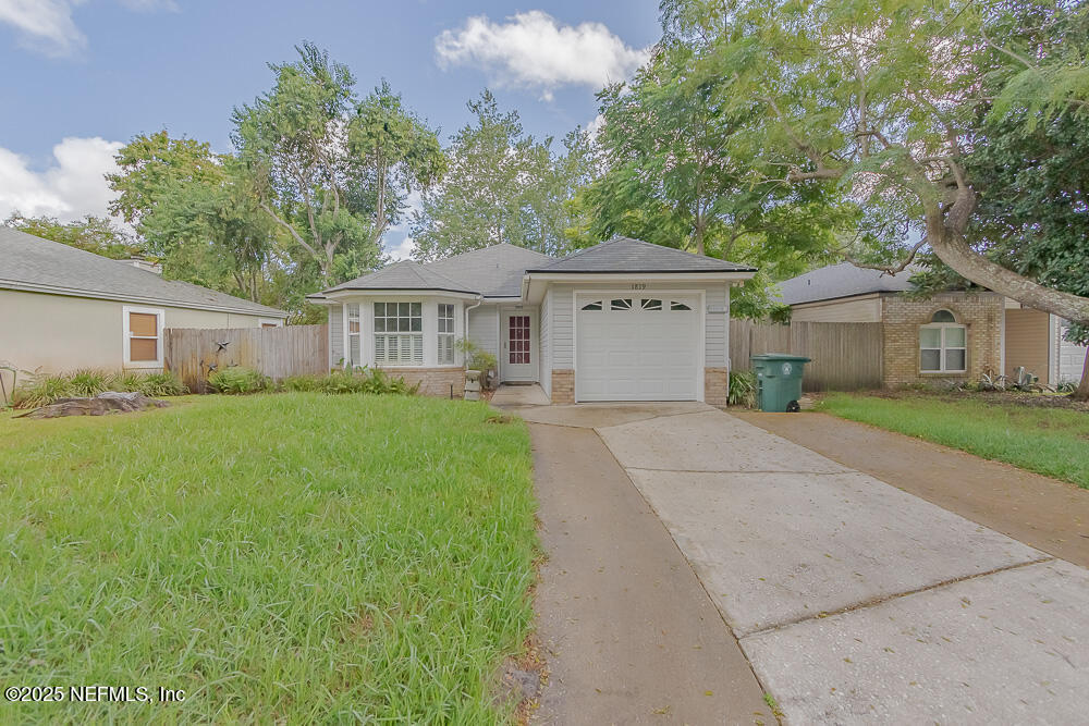 Foto principal - 1819 Ashmore Green Dr
