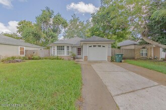 Building Photo - 1819 Ashmore Green Dr