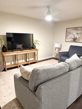 Building Photo - 807 Park Lane