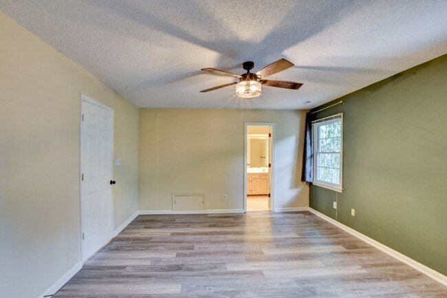 Foto del edificio - 922 Willow Point