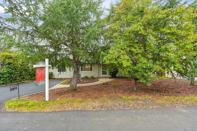 Foto del edificio - Charming 3 Bedroom, 2 Bath Home Close to Town