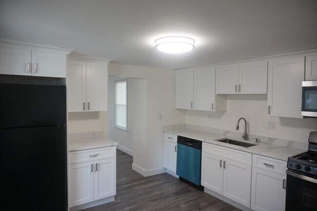 Foto del edificio - 598 E 7th St