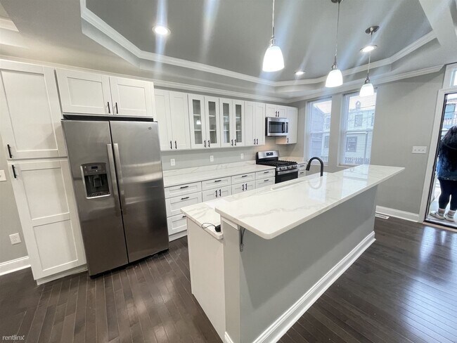 Building Photo - 3 br, 3 bath House - 800 N Collington Ave