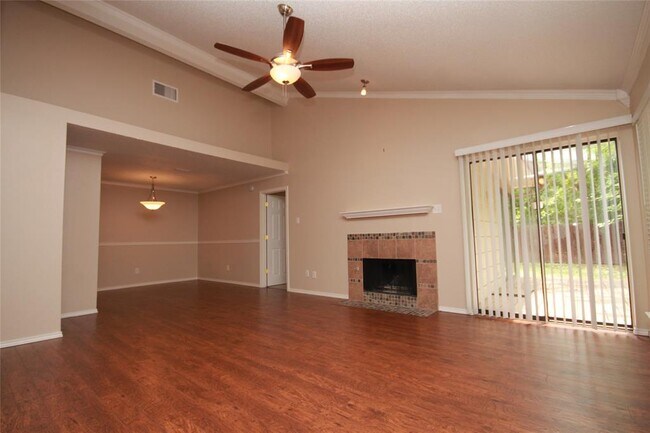 Foto del edificio - 18810 Tupelo Ln