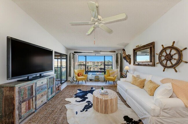 Foto del edificio - 9076 Midnight Pass Rd