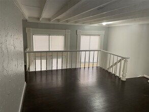 Building Photo - 2116 The Strand