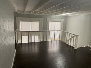 Building Photo - 2116 The Strand