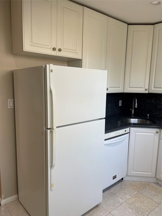 Building Photo - 260-07 Langston Ave